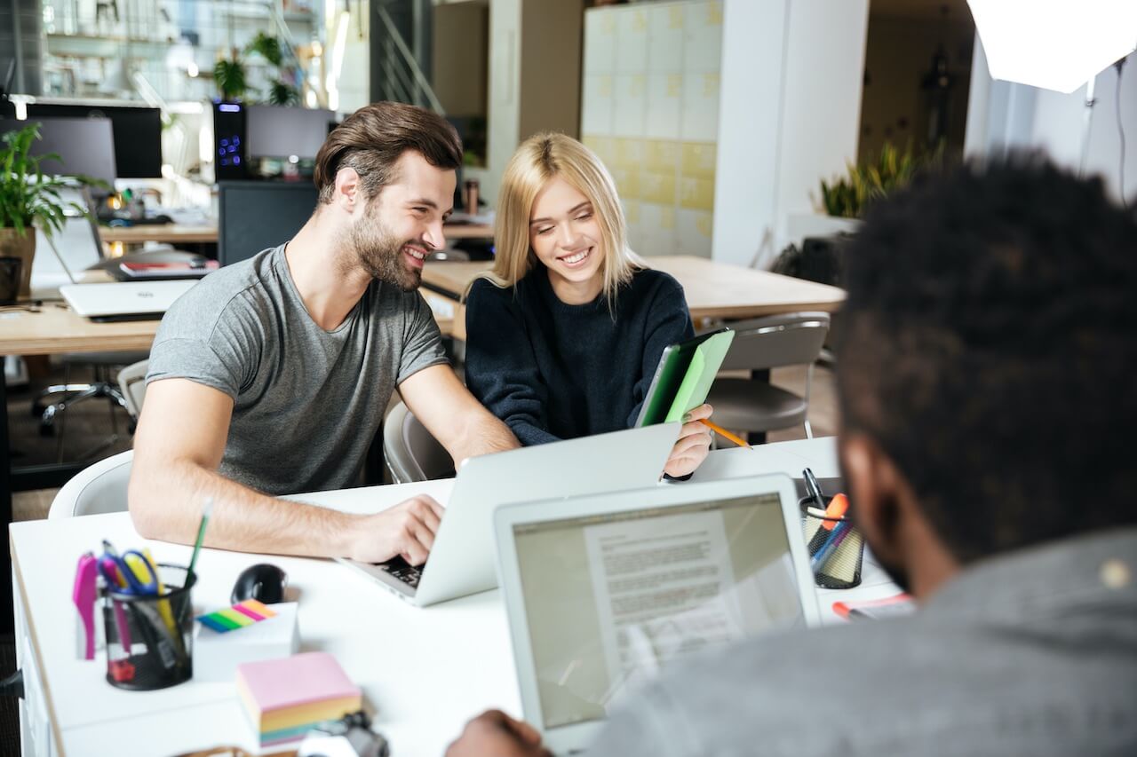 peopleofficehappy-2